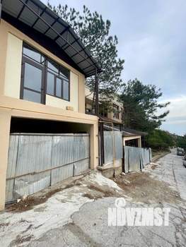 Дом 255м&sup2;, 2-этажный, участок 4 сот.  