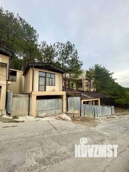 Дом 255м&sup2;, 2-этажный, участок 4 сот.  