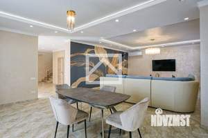 Дом 232м&sup2;, 2-этажный, участок 3 сот.  