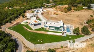 Дом 423м², 2-этажный, участок 18 сот.  