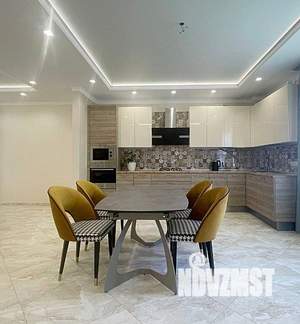 Коттедж 250м&sup2;, 2-этажный, участок 4 сот.  