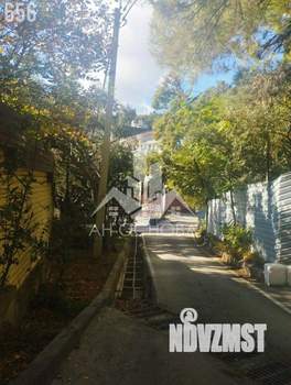 Дом 1700м&sup2;, 3-этажный, участок 13 сот.  