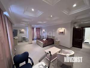 Дом 615м&sup2;, 6-этажный, участок 74 сот.  