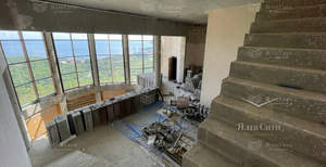 Дом 720м&sup2;, 4-этажный, участок 20 сот.  