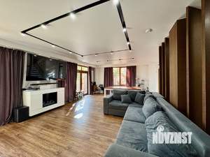 Дом 285м², 3-этажный, участок 12 сот.  