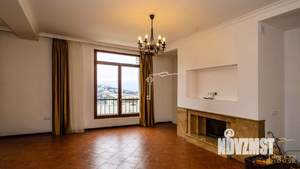 Дом 350м², 3-этажный, участок 10 сот.  