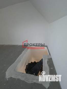 Дом 187м&sup2;, 3-этажный, участок 5 сот.  