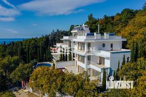 Дом 475м&sup2;, 3-этажный, участок 4 сот.  