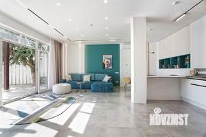 Дом 252м&sup2;, 3-этажный, участок 4 сот.  