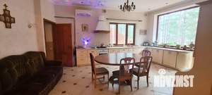 Дом 617м², 3-этажный, участок 18 сот.  