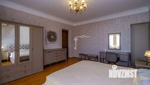 Дом 460м&sup2;, 3-этажный, участок 12 сот.  