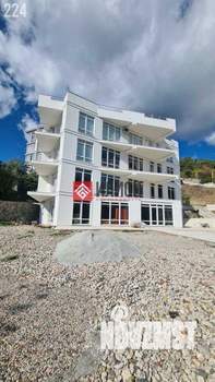 Дом 750м², 3-этажный, участок 26 сот.  