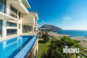 Дом 800м&sup2;, 3-этажный, участок 8 сот.  