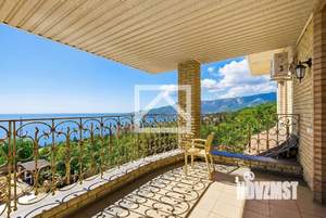 Дом 460м&sup2;, 3-этажный, участок 12 сот.  