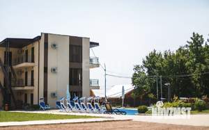 Дом 700м&sup2;, 4-этажный, участок 20 сот.  