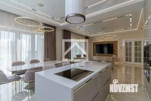 Дом 361м&sup2;, 3-этажный, участок 8 сот.  