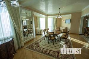 Коттедж 1400м², 2-этажный, участок 40 сот.  