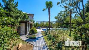 Дом 600м², 3-этажный, участок 20 сот.  