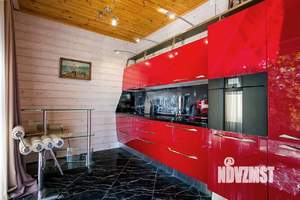 Дом 350м², 3-этажный, участок 10 сот.  