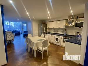 Дом 174м², 3-этажный, участок 1 сот.  