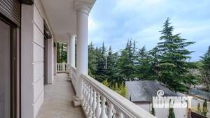 Дом 916м&sup2;, 4-этажный, участок 40 сот.  