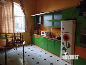 Дом 223м&sup2;, 3-этажный, участок 1 сот.  