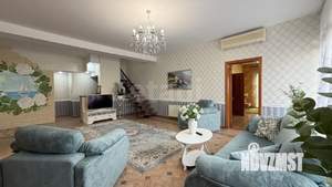 Дом 303м&sup2;, 3-этажный, участок 7 сот.  