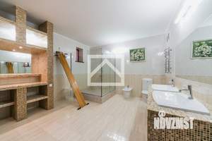 Дом 610м&sup2;, 5-этажный, участок 15 сот.  