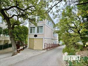 Дом 375м², 3-этажный, участок 1 сот.  