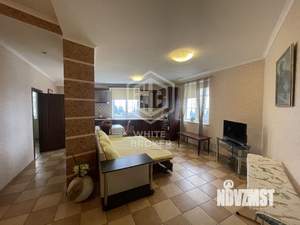 Дом 164м&sup2;, 3-этажный, участок 1 сот.  