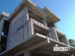 Дом 220м&sup2;, 3-этажный, участок 3 сот.  