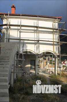 Дом 870м&sup2;, 3-этажный, участок 20 сот.  