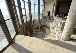 Дом 900м&sup2;, 4-этажный, участок 20 сот.  