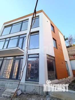 Дом 306м&sup2;, 3-этажный, участок 4 сот.  