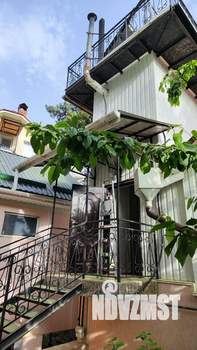 Дом 252м², 3-этажный, участок 4 сот.  