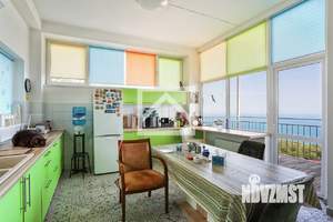 Дом 297м&sup2;, 3-этажный, участок 12 сот.  