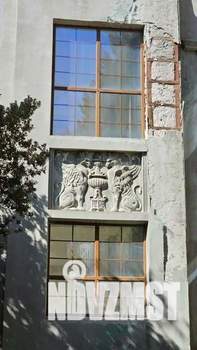 Дом 1156м&sup2;, 3-этажный, участок 20 сот.  