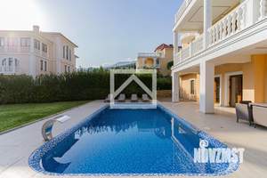 Дом 361м&sup2;, 3-этажный, участок 8 сот.  