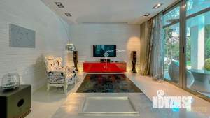 Дом 350м&sup2;, 2-этажный, участок 9 сот.  