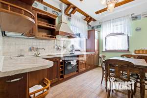 Дом 528м&sup2;, 3-этажный, участок 45 сот.  