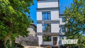 Дом 289м², 3-этажный, участок 7 сот.  