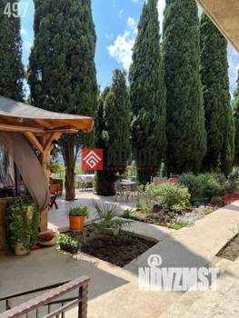 Дом 600м&sup2;, 3-этажный, участок 10 сот.  