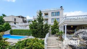 Дом 296м², 3-этажный, участок 20 сот.  