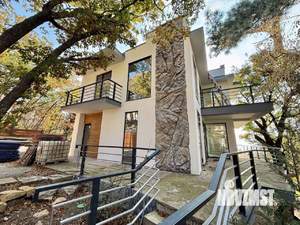 Дом 326м², 3-этажный, участок 8 сот.  