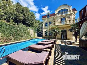 Дом 631м&sup2;, 4-этажный, участок 8 сот.  