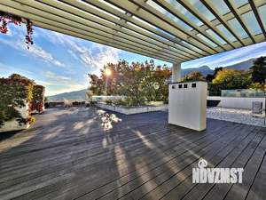 Дом 700м&sup2;, 3-этажный, участок 12 сот.  