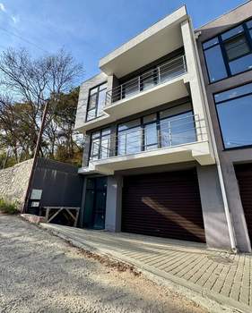 Дом 150м², 2-этажный, участок 1 сот.  