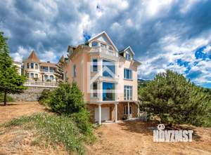 Дом 440м&sup2;, 4-этажный, участок 11 сот.  