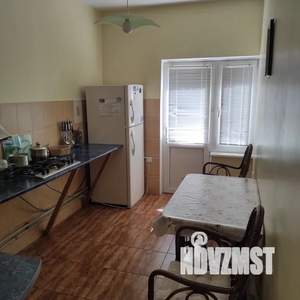 2-к квартира, посуточно, 50м2, 1/2 этаж