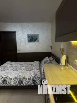 Студия квартира, посуточно, 42м2, 1/3 этаж